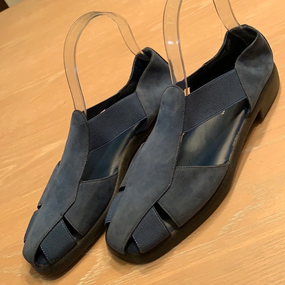 Women’s I ❤️ Comfort Suede Leather sandals stretch sides like new Size 8.5